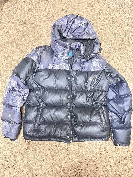 Продам зимний жіночий пуховик адидас