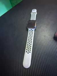 apple watch se  + dodatkowa opaska nike