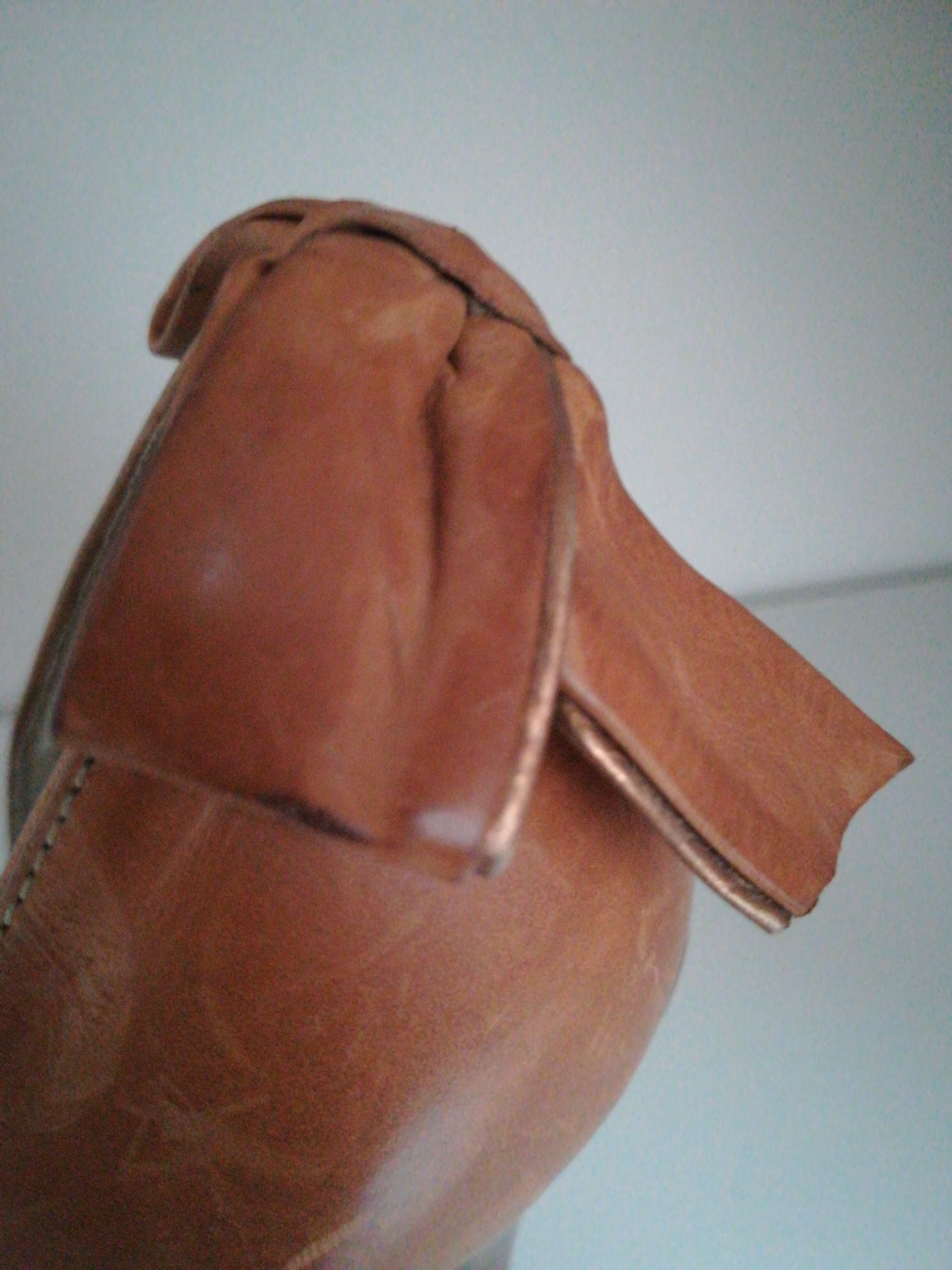 Brązowe buty szpilki