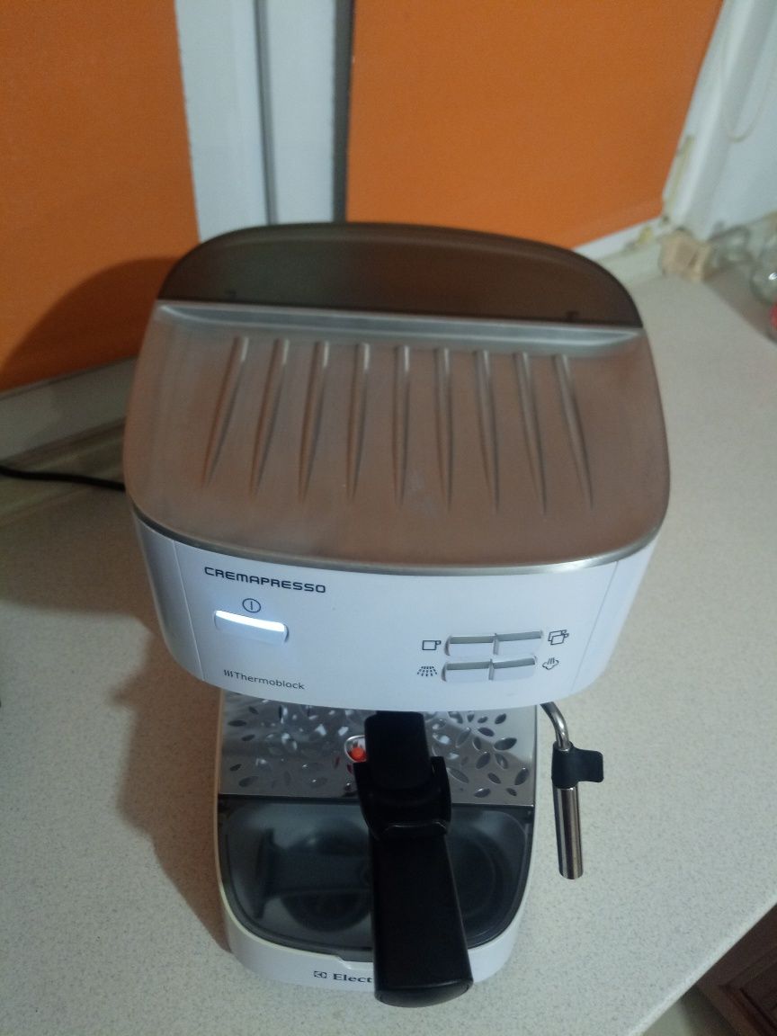 Ekspres kolbowy Electrolux Easypresso EEA 260 ekspres do kawy