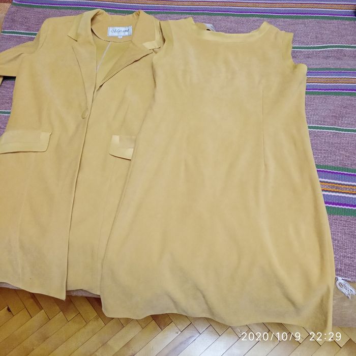 Плаття і піджак. Розмір вказаний на фото