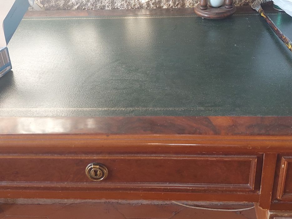 Secretária clássica