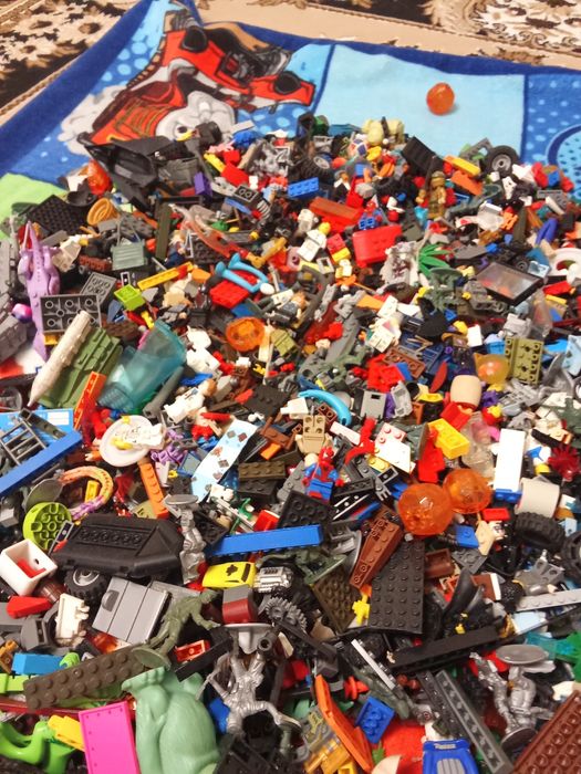 Терміново продаю лего 3 кг все лего за 1100 грн