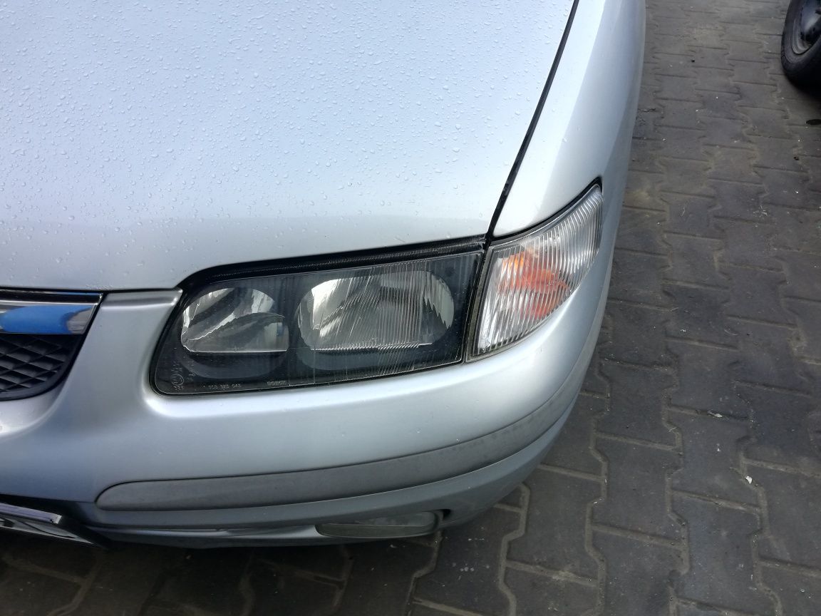 Lampa przód Mazda 626 lift