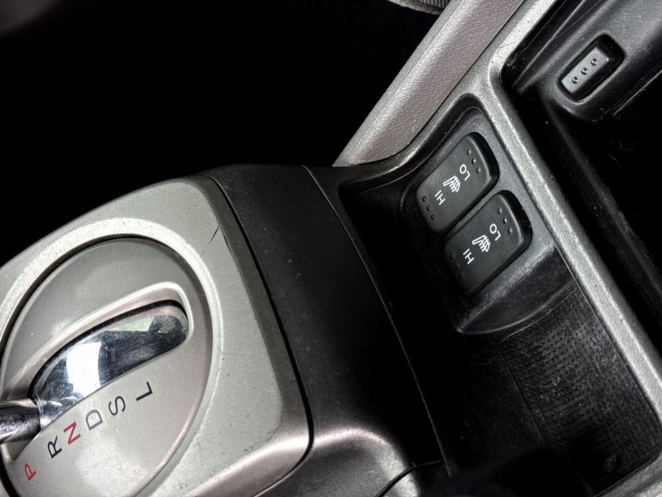 В продаже Honda Civic 2008 года 1.3 гибрид