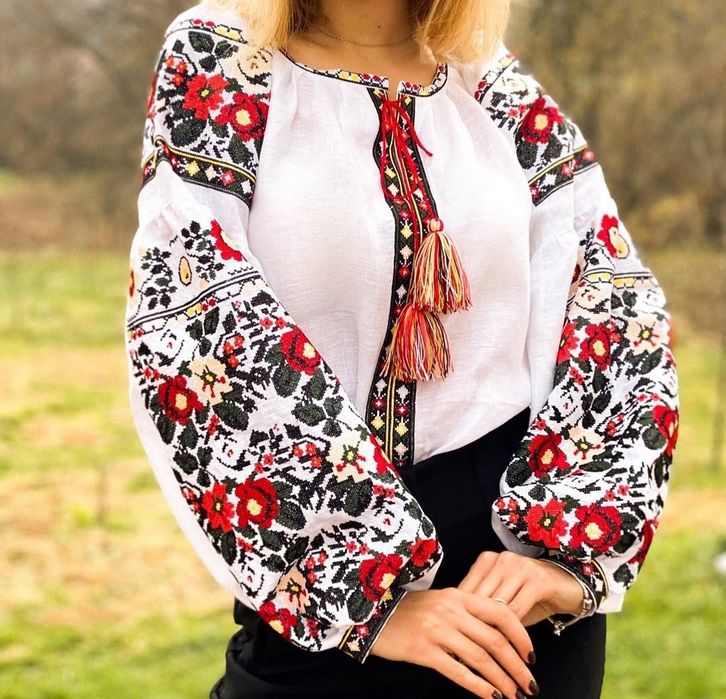Жіноча вишиванка "Квіткова"