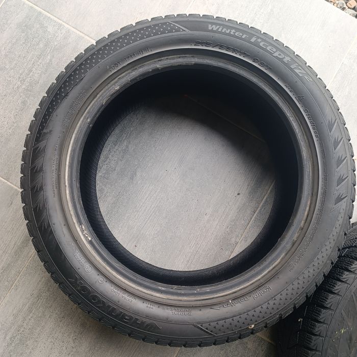 Зимові шини Hankook winter icept 215/55 17