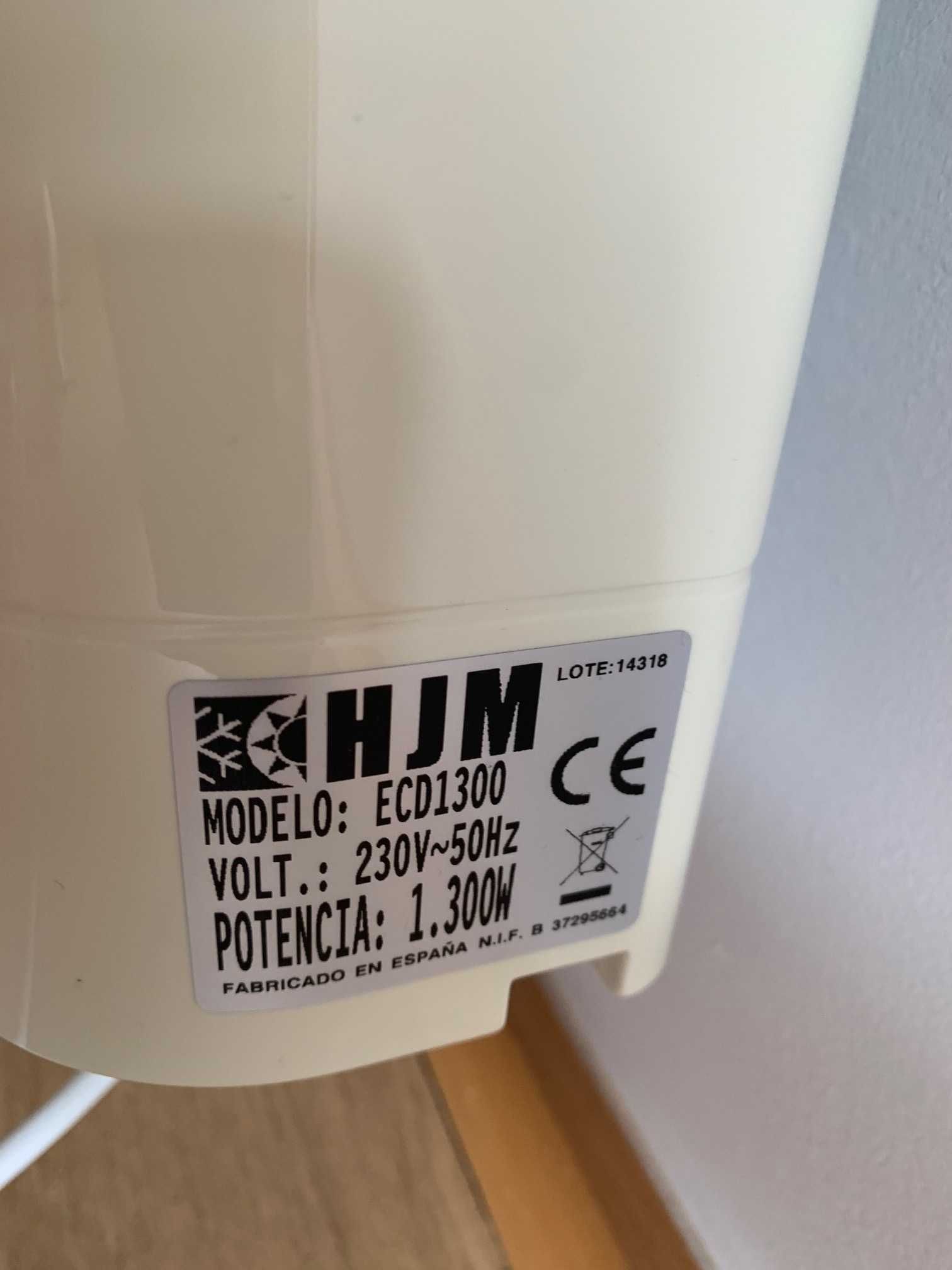 Aquecedores elétricos a óleo HJM ECD1000 e ECD1300 (parede)