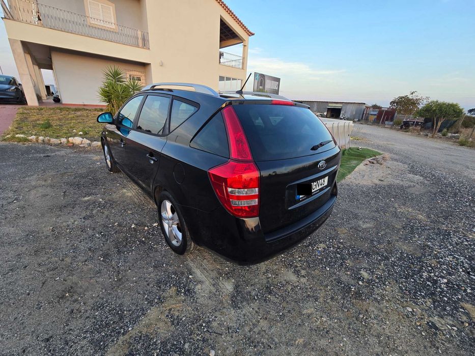 Kia Ceed 1.4 110cv em perfeitas condições com possibilidade garantia