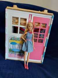 Duży domek dla lalek Barbie.