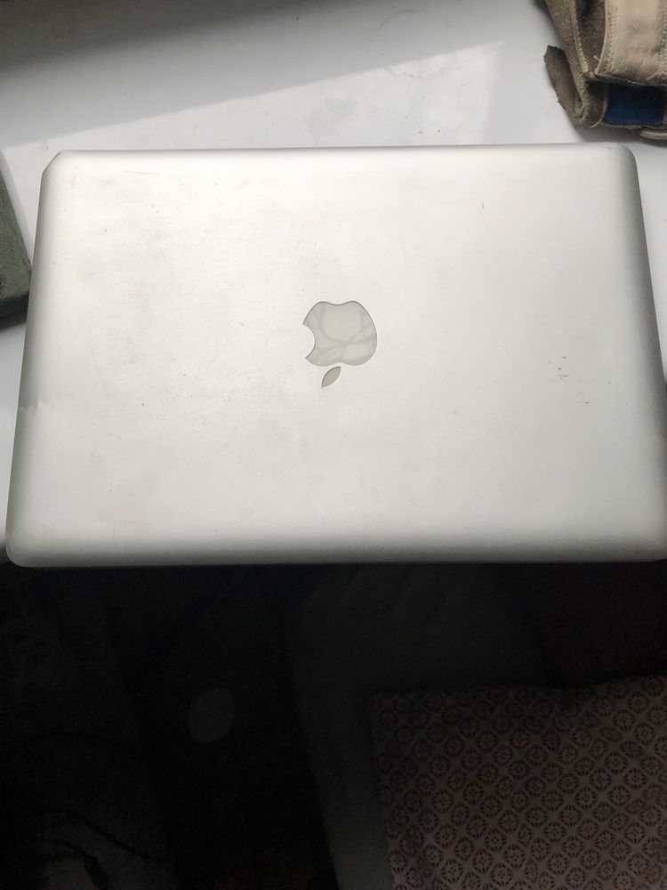 Macbook pro 2010 intel core 2 duo 4gb uszkodzony