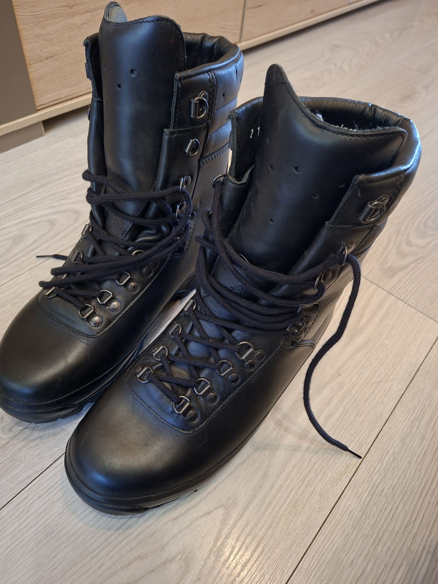 Buty wojskowe mon