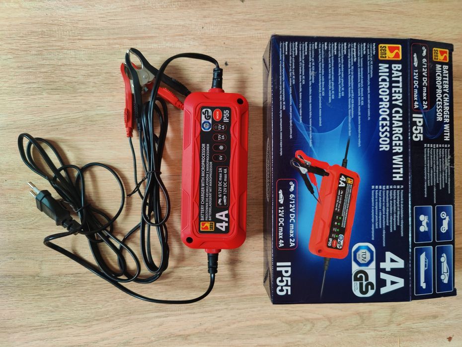 Зарядний пристрій для акумуляторів 12 вольт на 4А