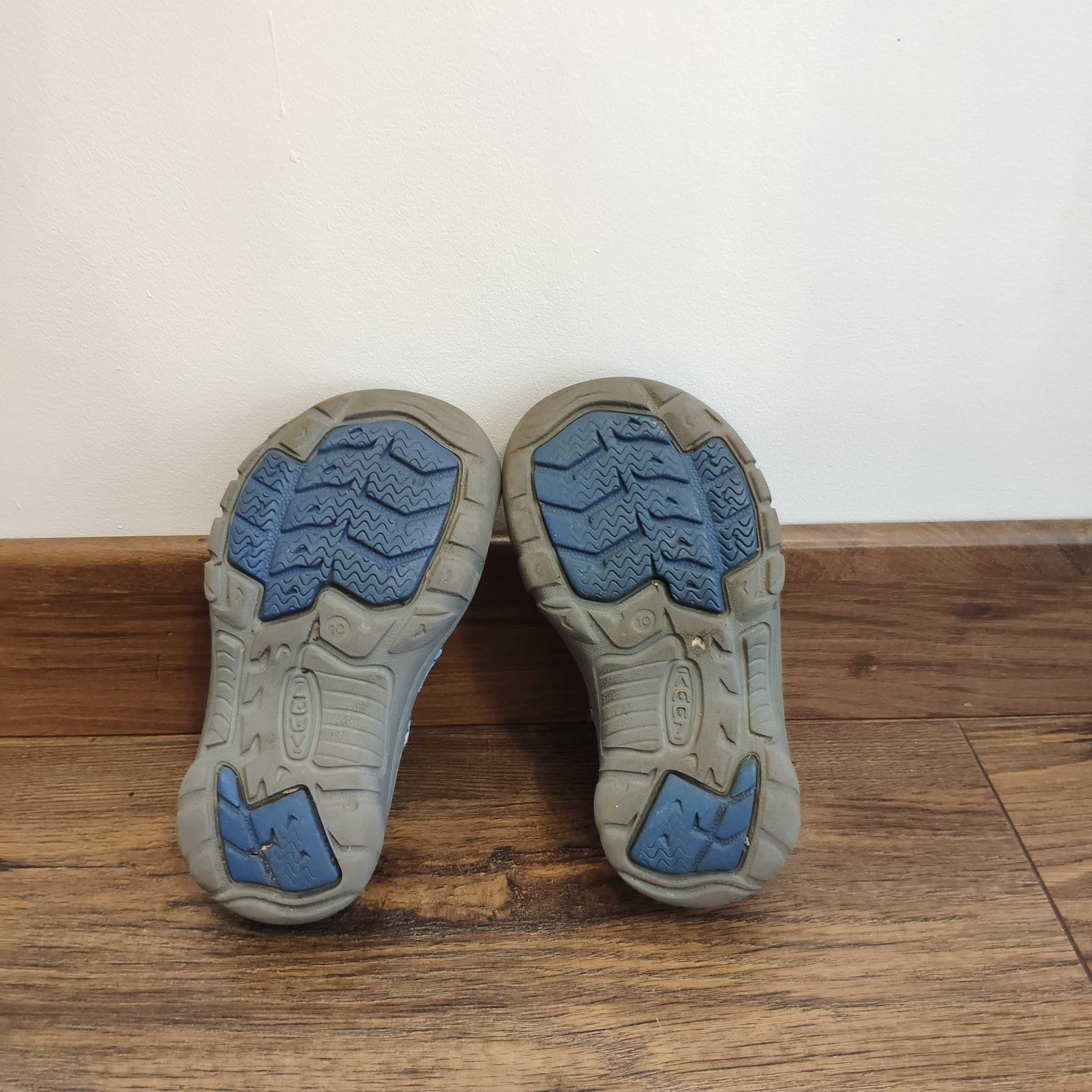 Sandałki, zakryty czubek 25