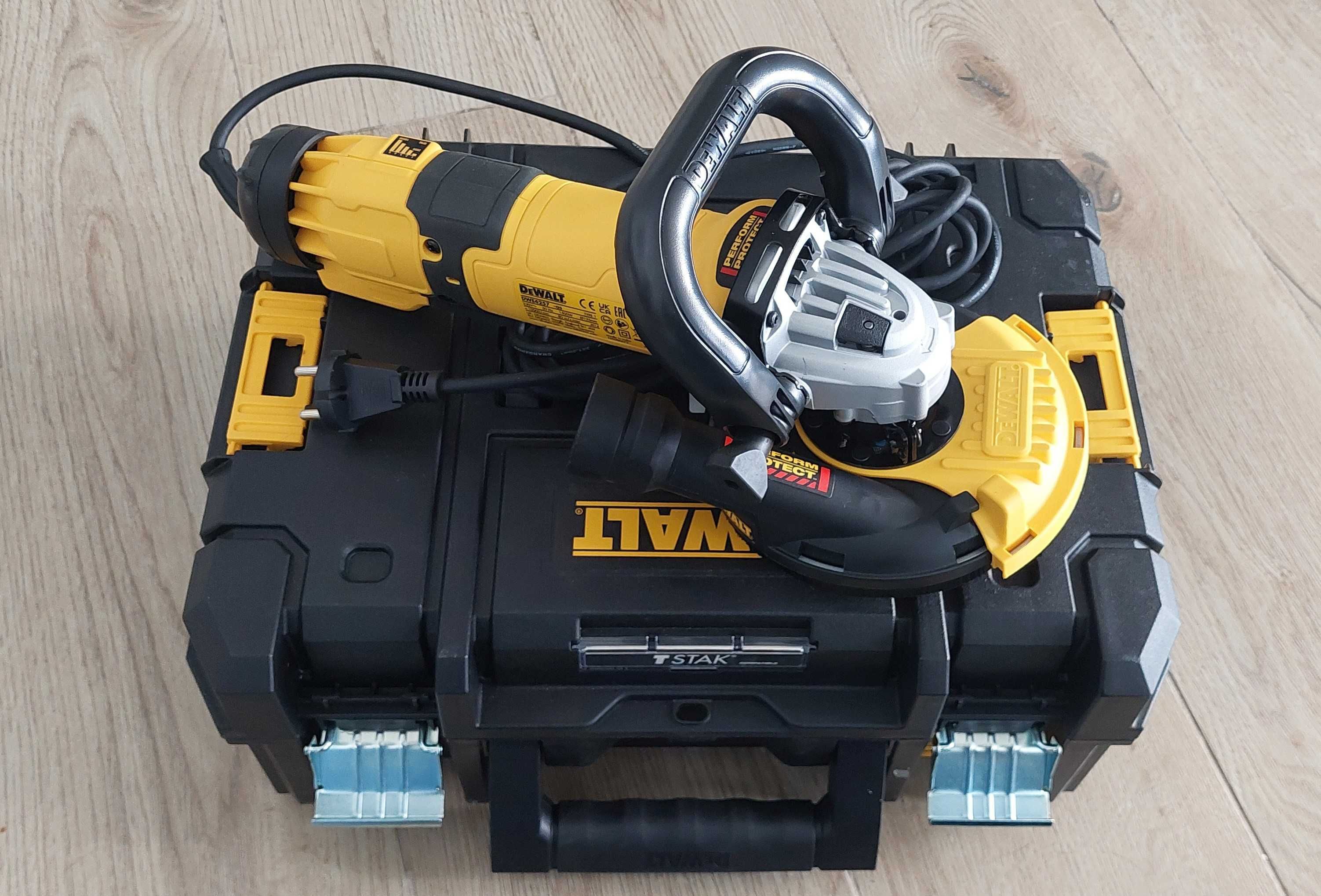 Szlifierka do betonu DeWalt DWE4257KT 1500 W frezarka  wynajem