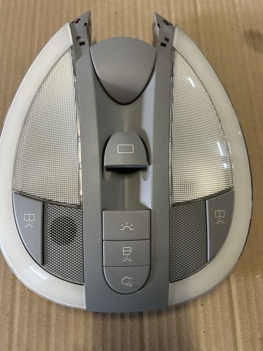 Плафони салону під панораму на Mercedes W211 А2118204401