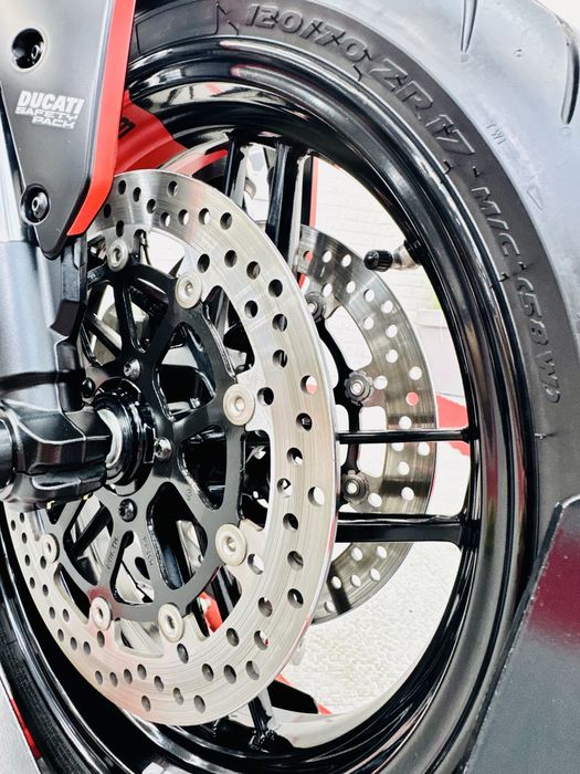 мотоцикл Ducati Monster 821 2020 р в оригіналі тільки з Японії