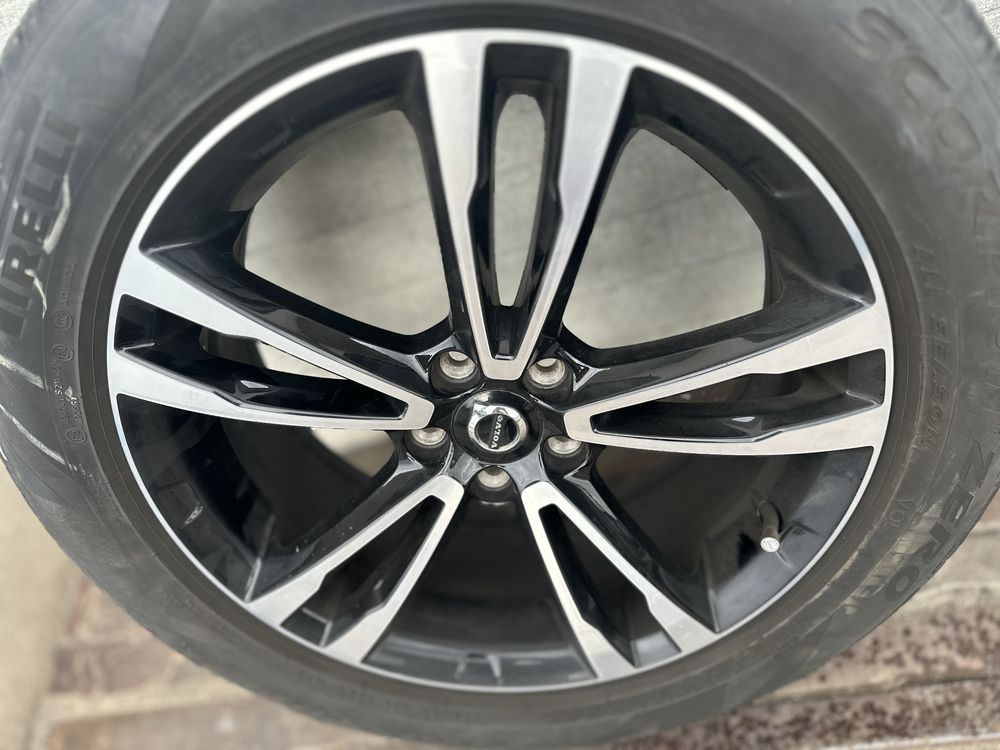Felgi Volvo 19’ 5x108 + opony Pirelli