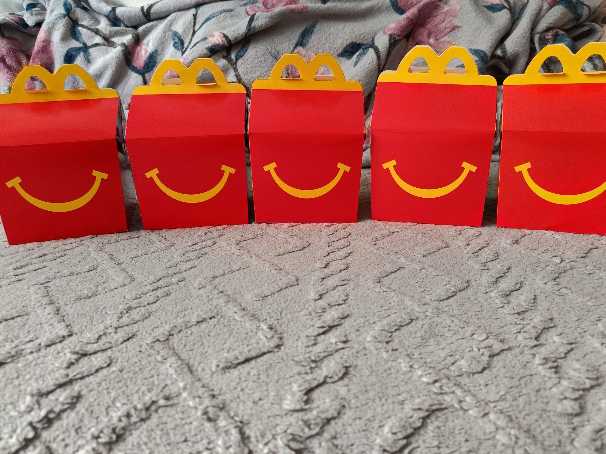 Pudełka Happy Meal z kolekcji Pokemon McDonald's 2025