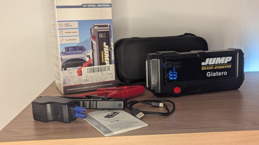 Автомобільний пусковий пристрій Бустер Jump brand starter Giatero4000A