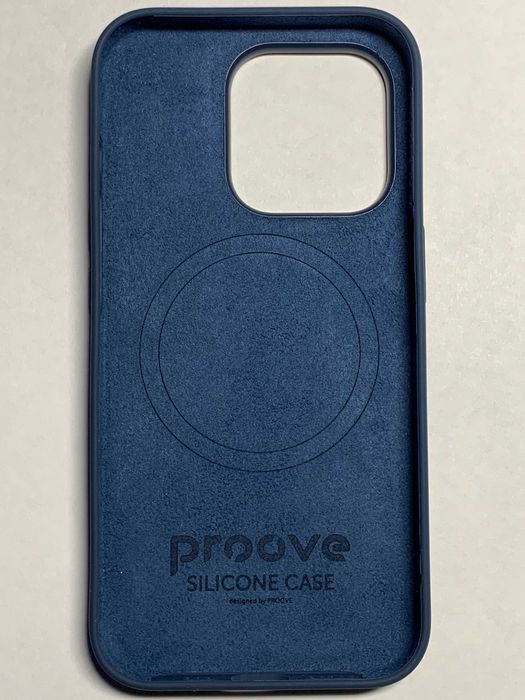 Силиконовый чехол на iPhone 15 Pro