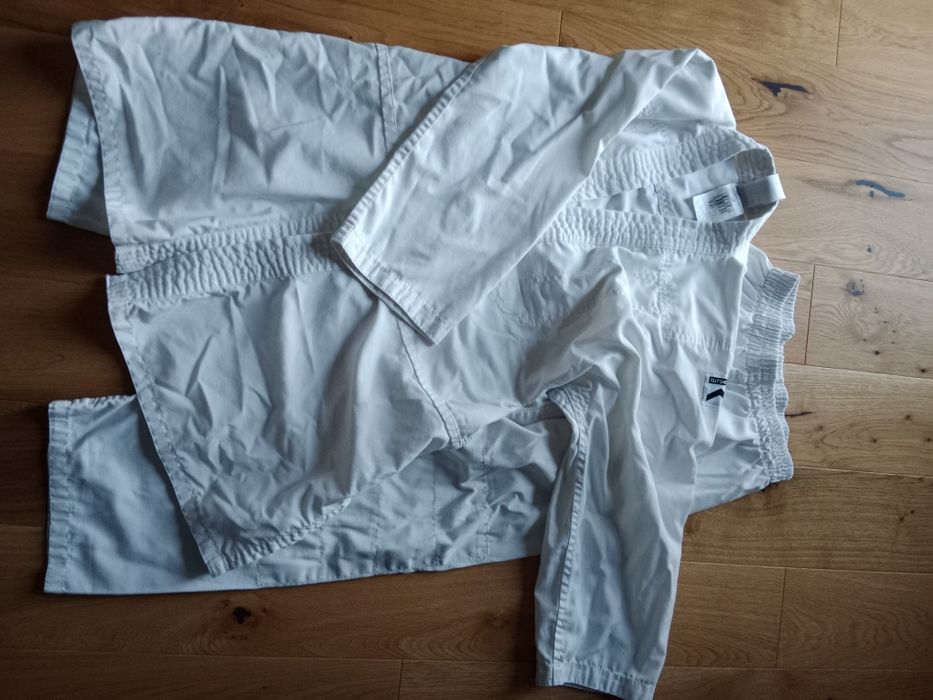 Kimono do judo judoga Decathlon Outshock białe rozm. 150