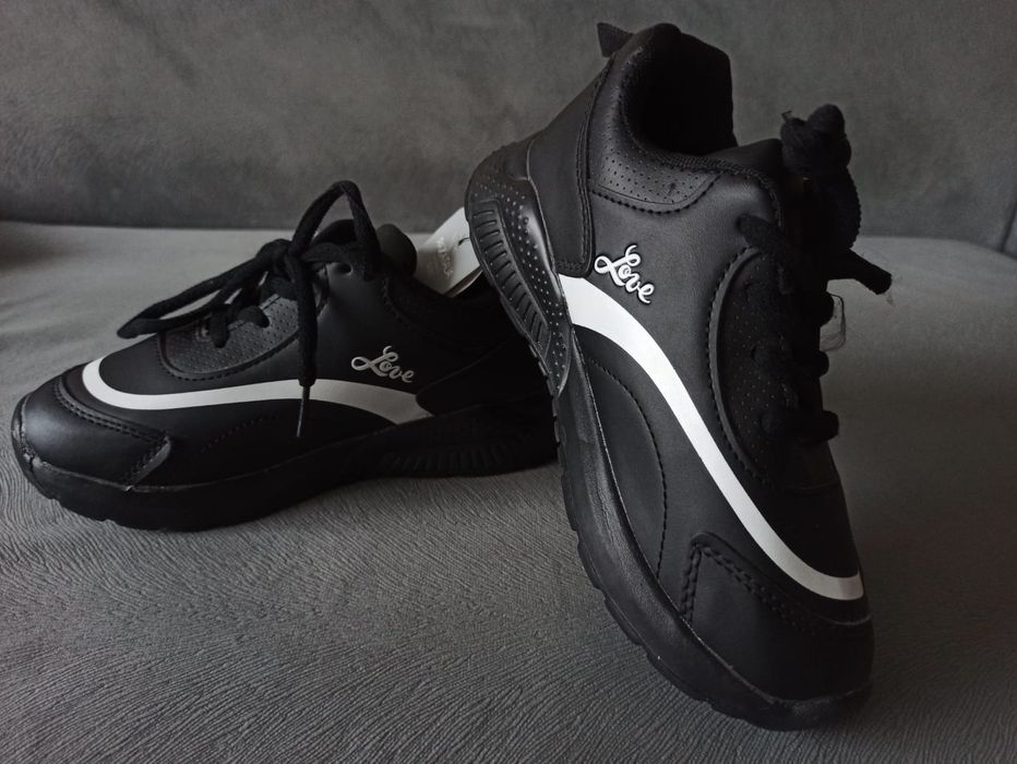 Детские кроссовки ( унисекс ) , стелька 21 см