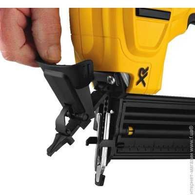 DeWALT DCN680+кейс\цвяхи 18GA довжина 15-54мм\Діаметр 1.25мм\гарантiя
