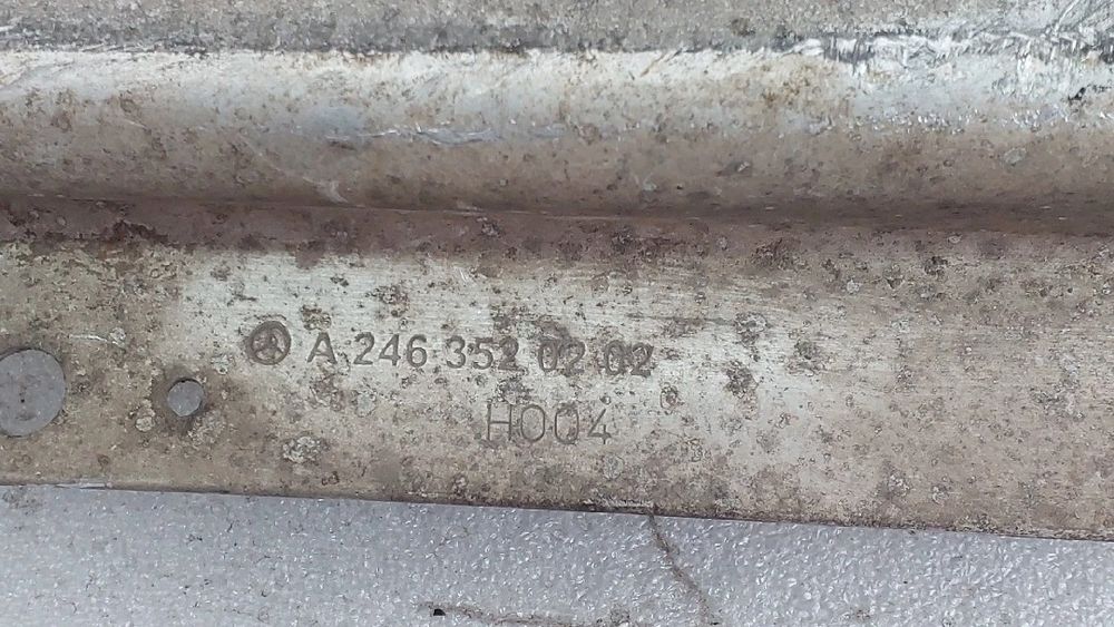 Braço de suspensão trás esquerdo MERCEDES-BENZ CLA Coupé (C117)