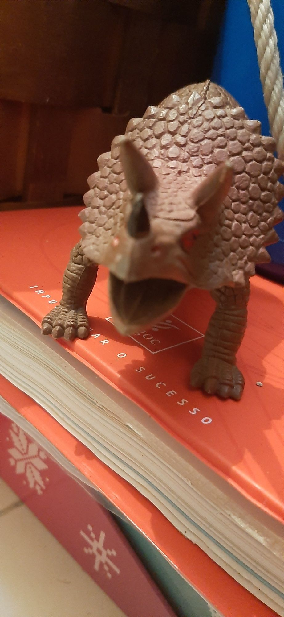 Dinossauros brinquedos