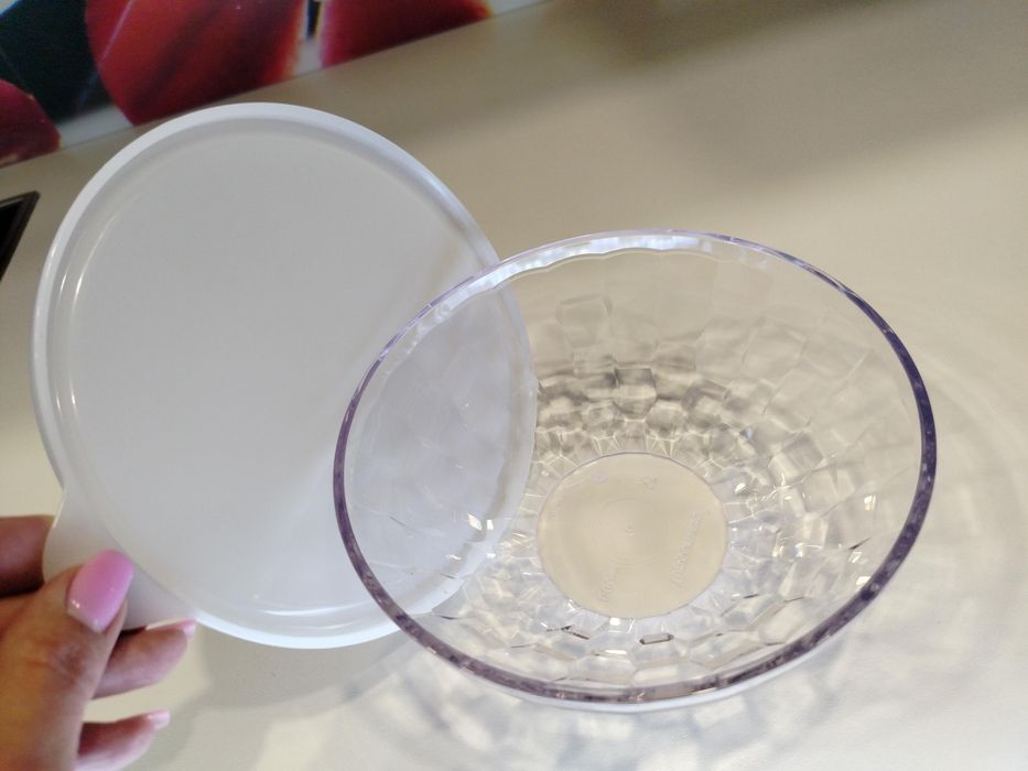 Półmisek Salaterka przeźroczysta Tupperware z białą pokrywką 0,5 l