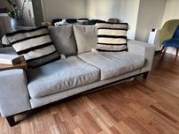 Sofá de Luxo “Estilo Manhattan” da RAFT – €1000 (Excelente Estado)