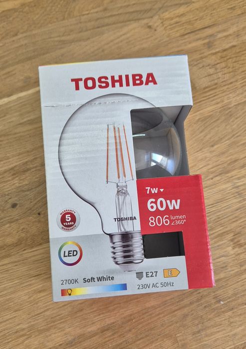 Żarówka LED 2700K Toshiba G95 7W E27