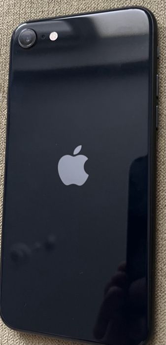 Продам айфон se 3 (22)