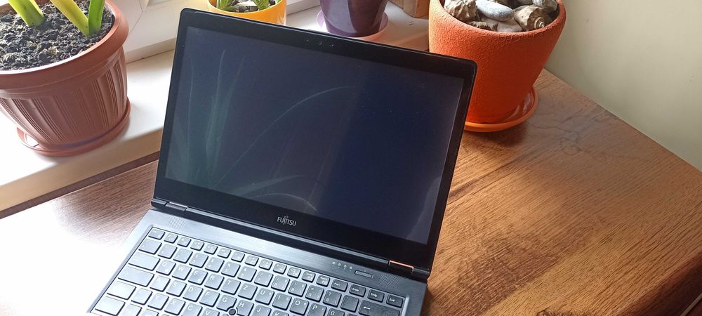 Ноутбук для роботи / Fujitsu U747 / i5-7200U / 8GB DDR4 / 256GB
