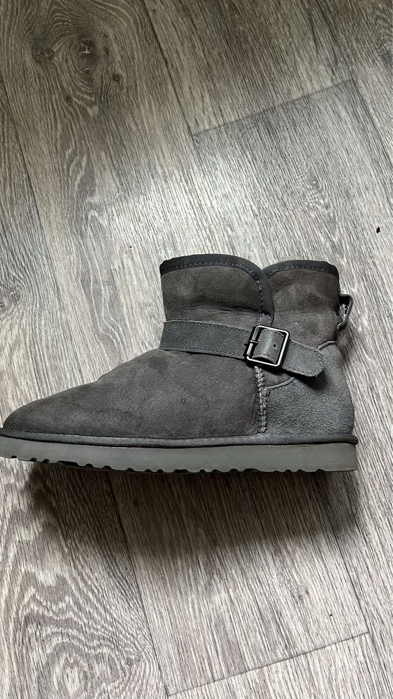 Жіночі уггі від Ugg Australia