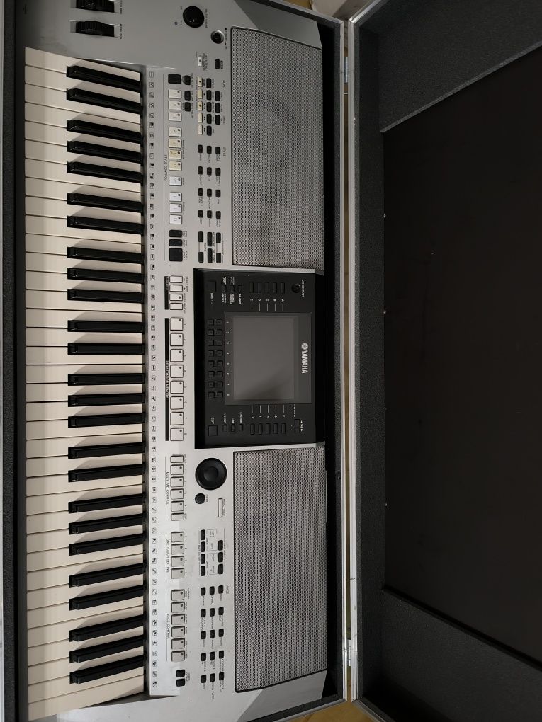 Keyboard Yamaha psr s900