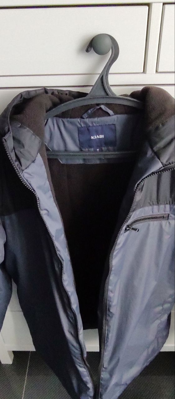 Стильная демисезонная куртка французского бренда Kiabi.