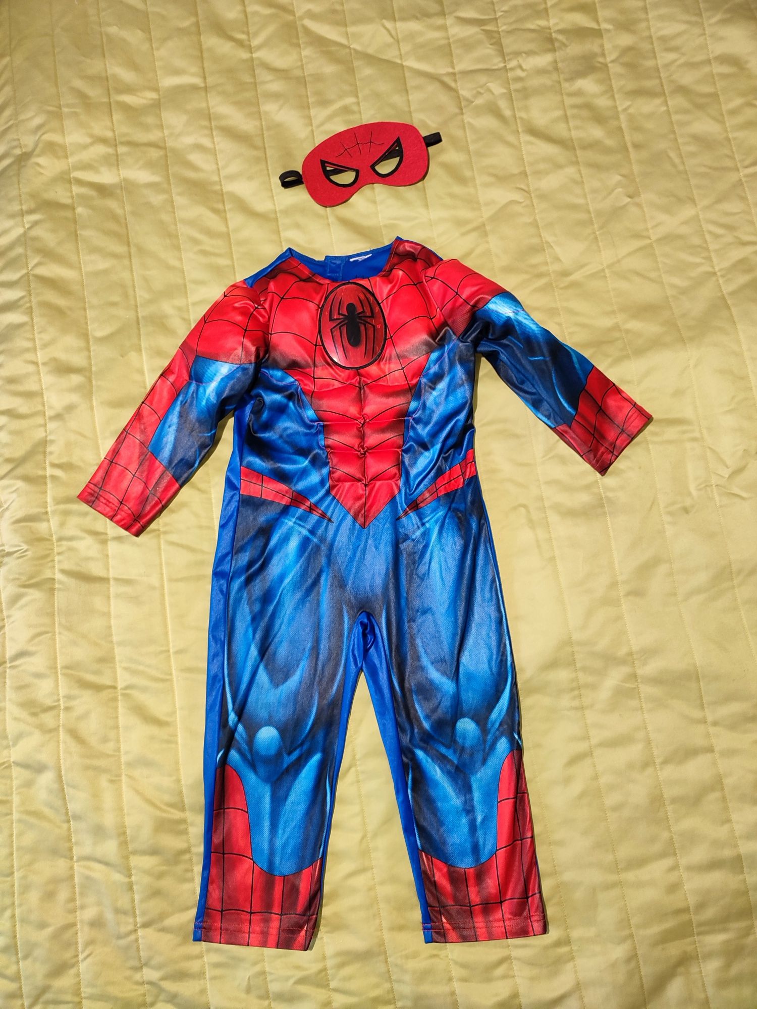Strój Spiderman pająk z mięśniami 104 przebranie na bal karnawałowy