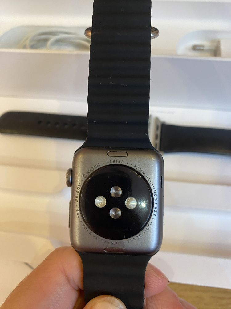 Часы Apple Watch 3 42 мм (торг)