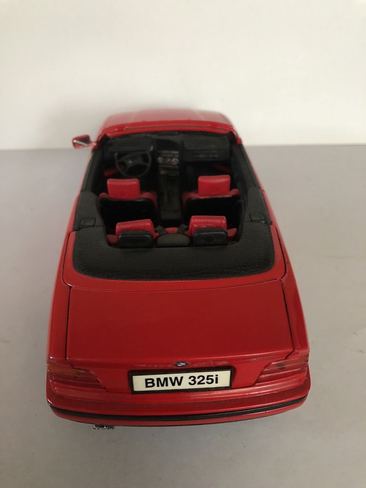BMW 325i de 1998 escala 1/18