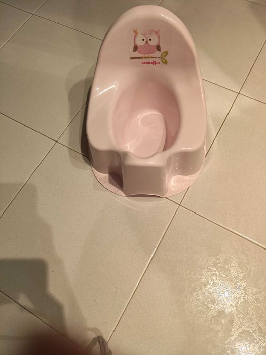 Roupas de bebé e outros itens