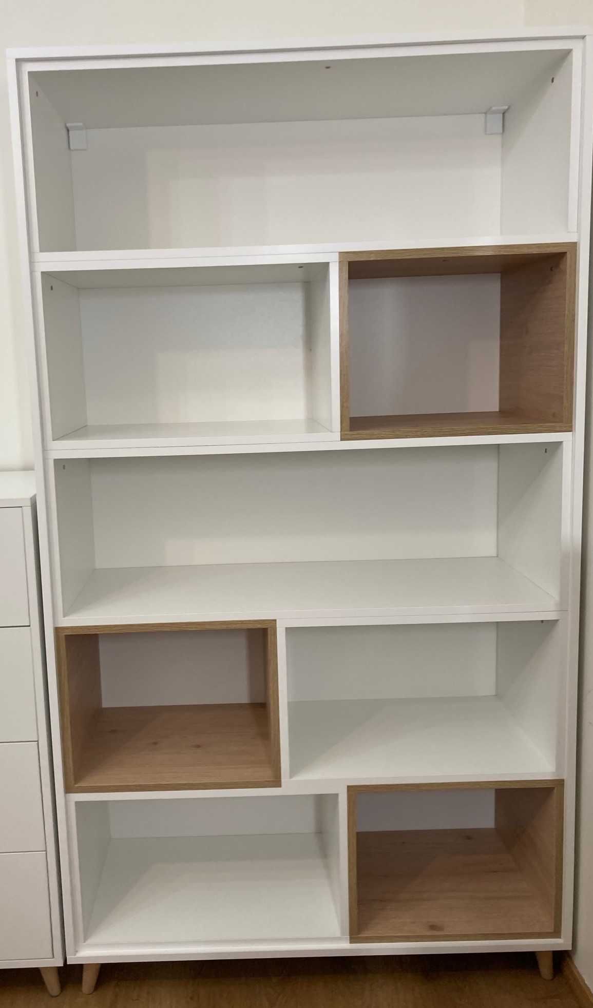 Drewniana komoda, regał, solidne, pokój dziecka / Bookcase, drawers