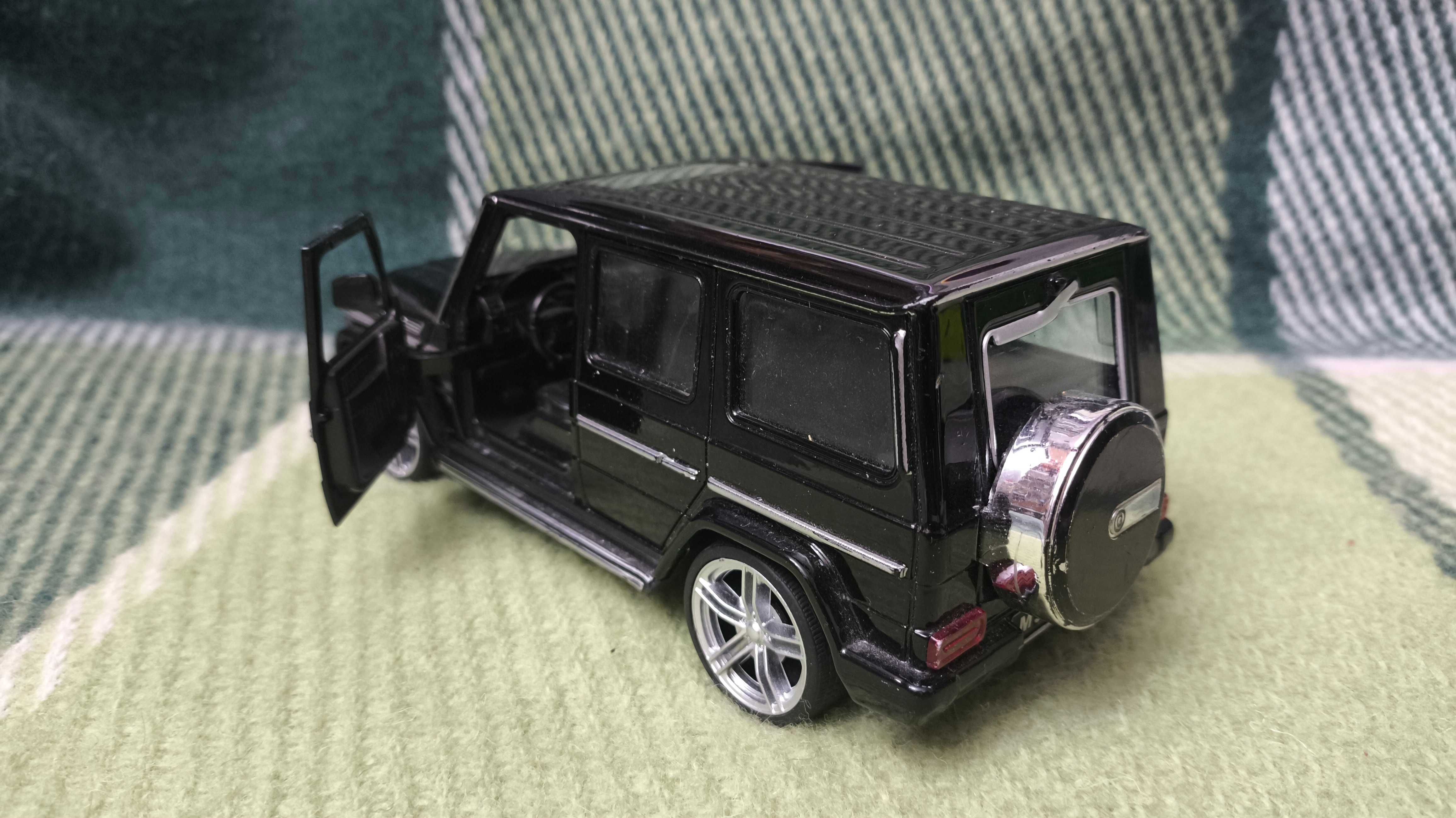 Машинка Mercedes-Benz G-class 1.24 XLG