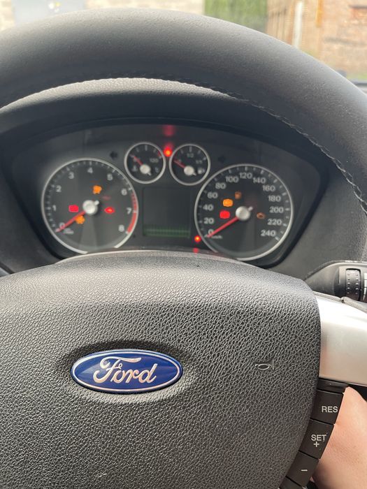 Продам Ford Focus 2004 р, в максимальній комплектаціі