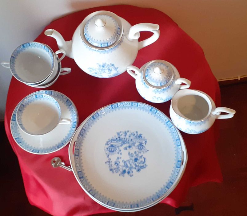 Vista Alegre Serviço Chá incompleto