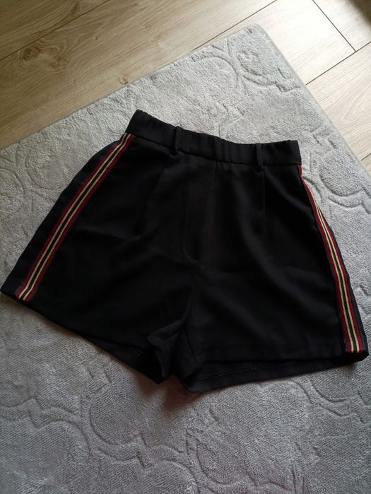 Eleganckie spodenki z wysokim stanem XS Bershka garniturowe lampasy
