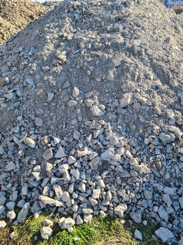 Kamień otoczak piasek żwir czarnoziem