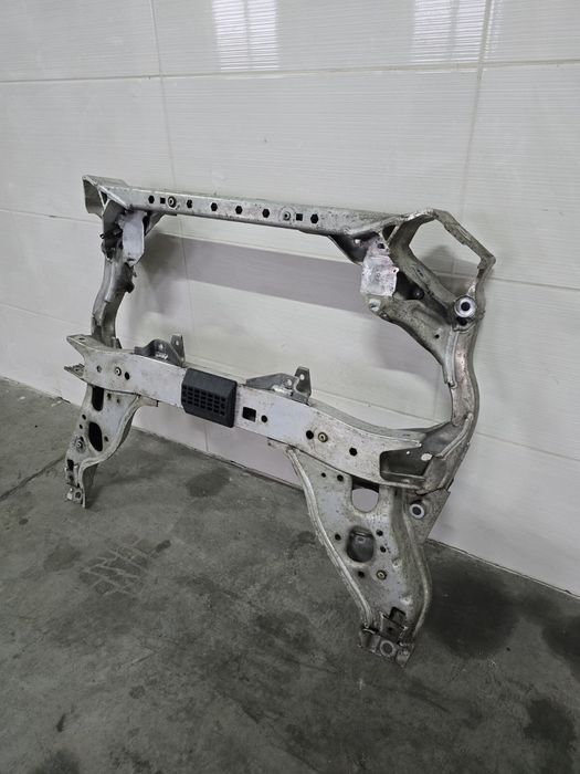 Передня балка BMW E81/E87 2006-2013