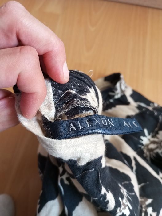 Spódnica w kwiaty z lnu rozmiar M